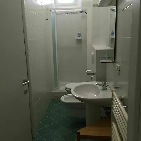 21 Bed & Breakfast *